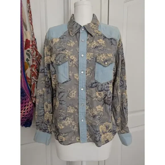 Anthropologie Love The Label button down shirt size lp - Picture 2 of 10
